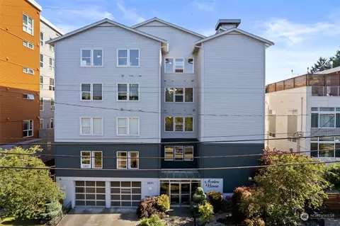 3271 SW Avalon Way #101, Seattle, WA 98126
