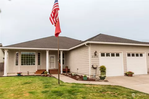 2277 Nicola Ln, Longview, WA 98632