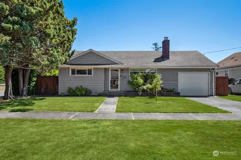 1981 Lafromboise St, Enumclaw, WA 98022