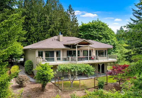 4 Whispering Cedars Ct, Bellingham, WA 98229