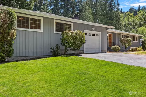 560 Mt Logan Dr SW, Issaquah, WA 98027