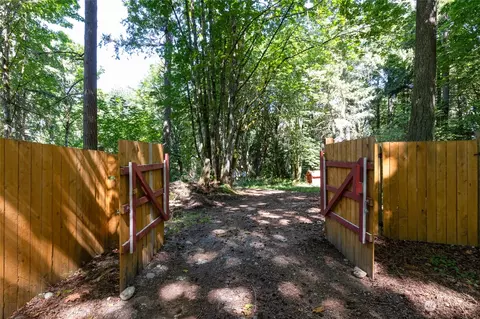 103 SW Nn Sw 280th St, Vashon, WA 98070