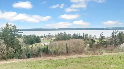 1041 Zion Pl, Camano Island, WA 98282
