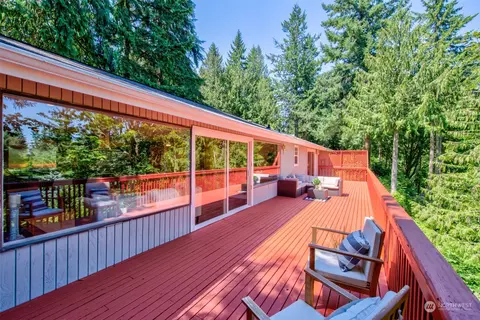 621 SW Fernwood St, Issaquah, WA 98027