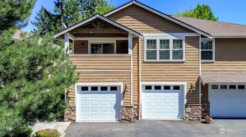 21900 SE 242nd St #F1, Maple Valley, WA 98038
