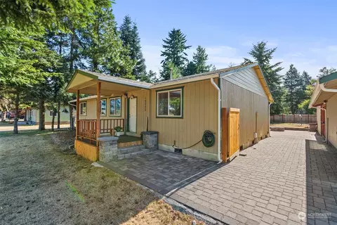 18242 Empire St SW, Rochester, WA 98579