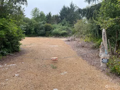 200 Hoh Ct, Ocean Shores, WA 98569