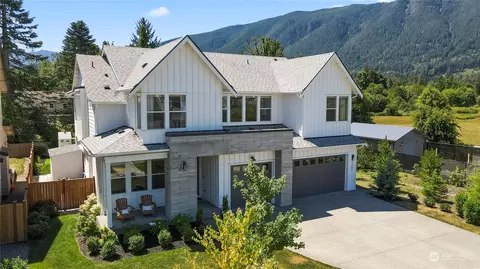 1201 SE 16th St, North Bend, WA 98045