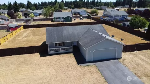19906 Tahoma Cir SW, Rochester, WA 98579