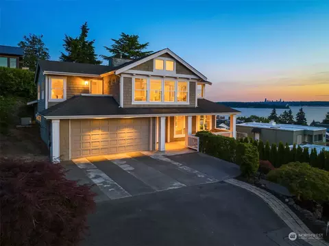 10241 NE 62nd St, Kirkland, WA 98033