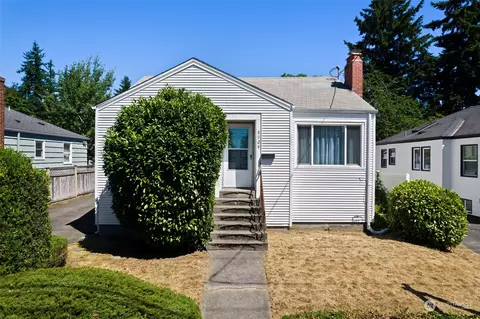 8924 5th Ave NE, Seattle, WA 98115