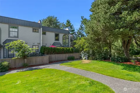 6527 106th Ave NE #11, Kirkland, WA 98033