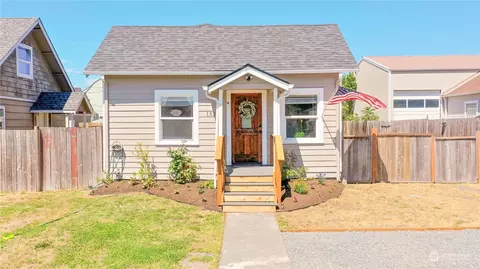 1523 6th St, Marysville, WA 98270
