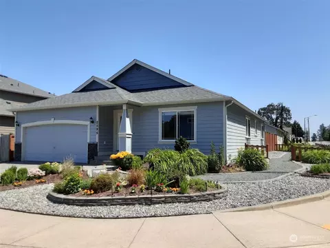 2595 SW Navigator Loop, Oak Harbor, WA 98277