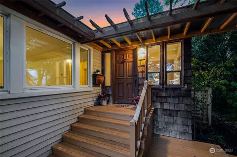831 Grand Ave, Everett, WA 98201 photo 2