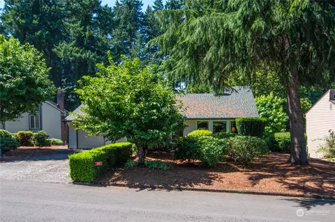 2131 NE Brookview Dr, Vancouver, WA 98686