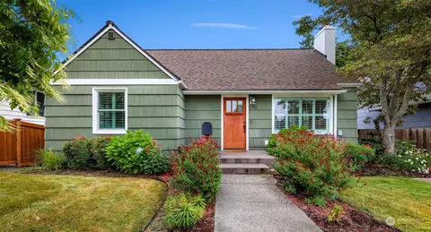 2710 46th Ave SW, Seattle, WA 98116