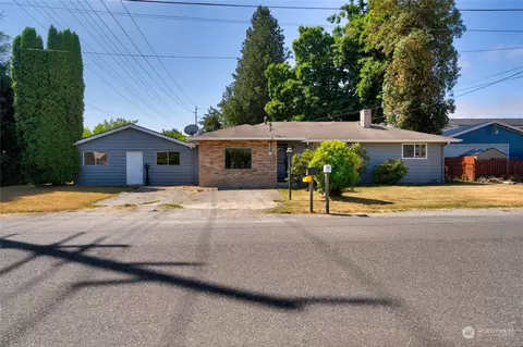 212 Kay Ave, Burlington, WA 98233