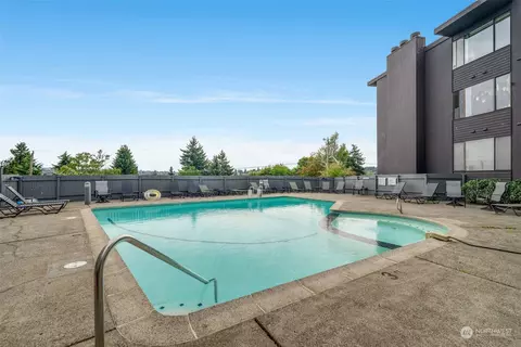 3661 24th Pl W #106, Seattle, WA 98199
