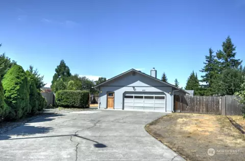 400 Volesky Dr SE, Rainier, WA 98576