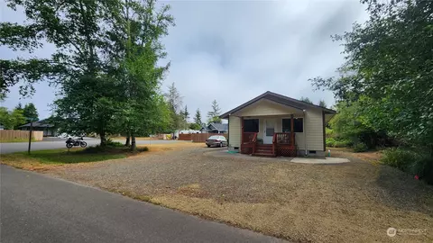 720 Wood Duck Ave SE, Ocean Shores, WA 98569