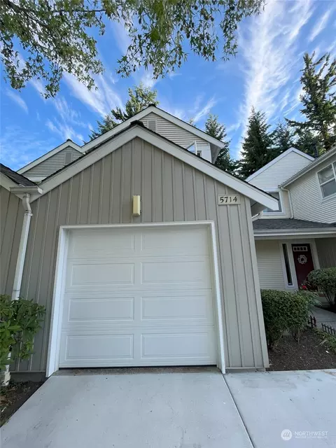 5714 S Grove Dr #2, Mukilteo, WA 98275