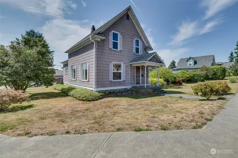 1232 E Marine View Dr, Everett, WA 98201
