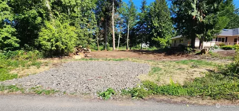 8 Highland Dr, Port Ludlow, WA 98365