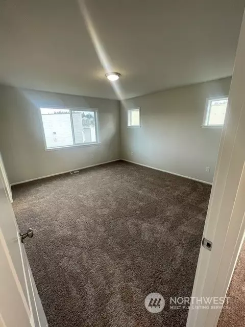 2808 Laurel Loop, Milton, WA 98360 photo 5