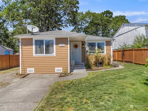 1003 108th St S, Tacoma, WA 98444