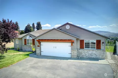 550 Hillcrest Circle Dr, Omak, WA 98841