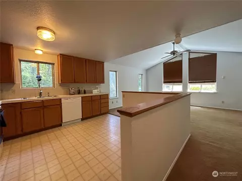 21 E Crest Dr, Belfair, WA 98528 photo 11