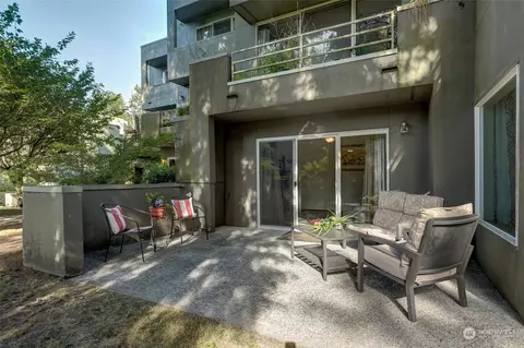 17001 Inglewood Rd NE #M105, Kenmore, WA 98028