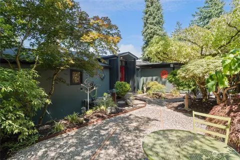 120 Highland Dr, Bellingham, WA 98225