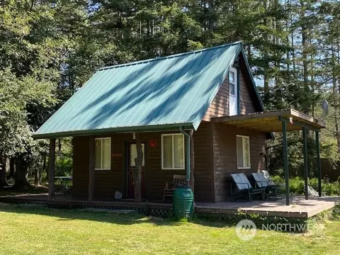 182 Airport Perimeter Way, Decatur Island, WA 98221