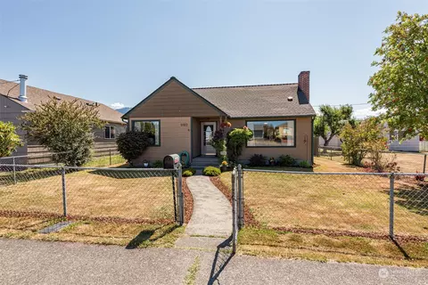 1022 Georgiana St, Port Angeles, WA 98362