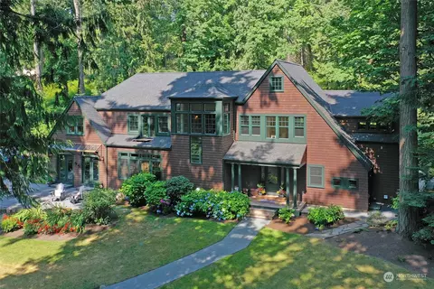 3494 Pleasant Beach Dr NE, Bainbridge Island, WA 98110