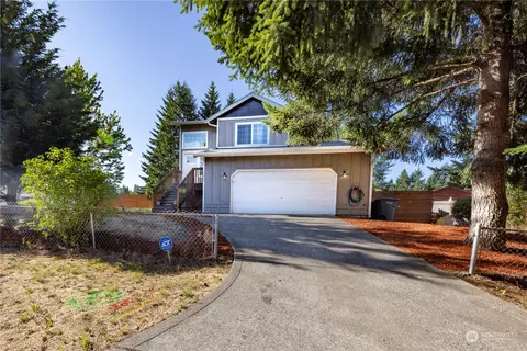 12801 Ridge Cir E, Bonney Lake, WA 98391