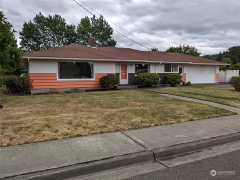 917 13th St SE, Puyallup, WA 98372
