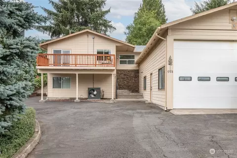 944 Cascade Dr, Longview, WA 98632