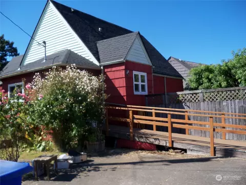 308 S 8th Ave, Kelso, WA 98626
