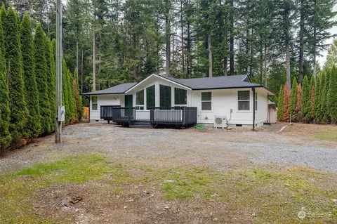 1021 Red Valley Ln, Maple Falls, WA 98266