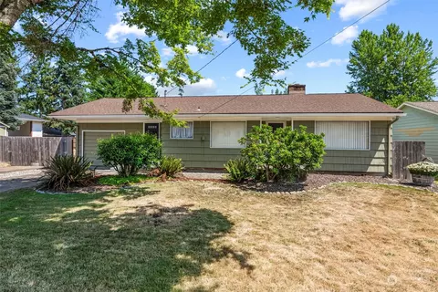 1634 N 2nd St, Kelso, WA 98626