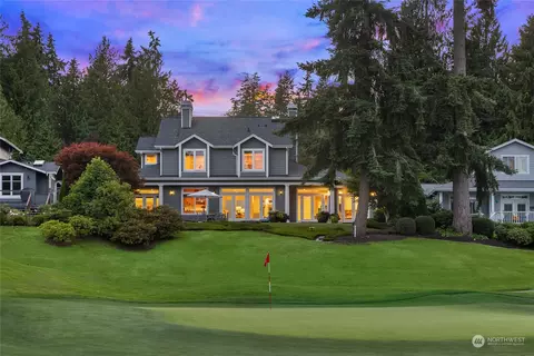 706 Tiffany Meadows Dr NE, Bainbridge Island, WA 98110
