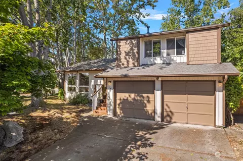 531 NW Mizzen Dr, Oak Harbor, WA 98277