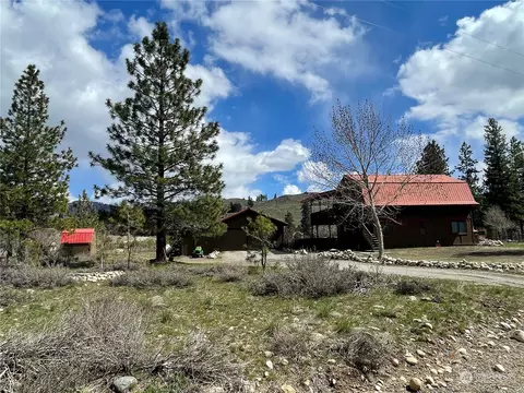 2 River Rock Rd, Winthrop, WA 98862