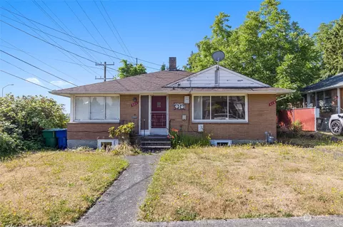 419 NE 43rd St, Seattle, WA 98105