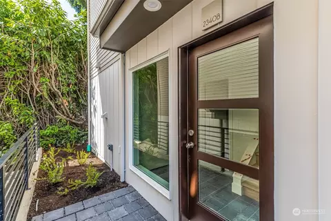 2340 17th Ave S #B, Seattle, WA 98144