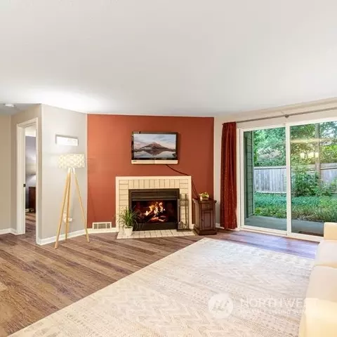 8218 126th Ave NE #E14, Kirkland, WA 98033