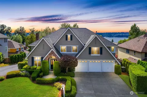811 198th Pl SE, Sammamish, WA 98075